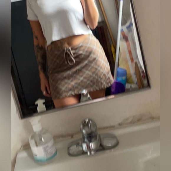 UNIF biscuit skirt - Picture 3 of 3